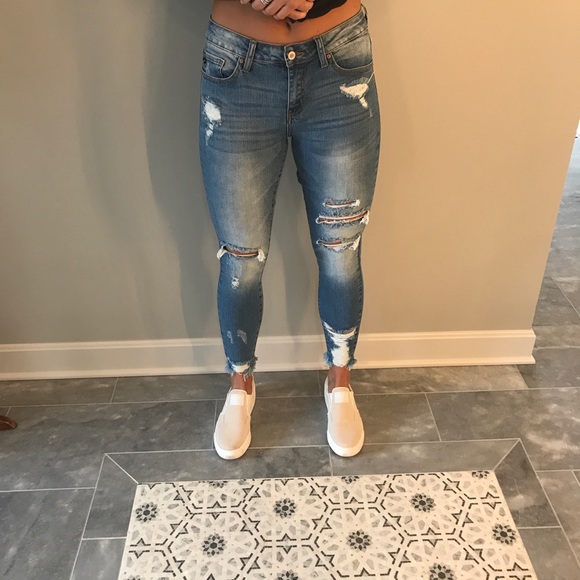 Distressed Fray Skinny Jeans - Picture 6 of 8